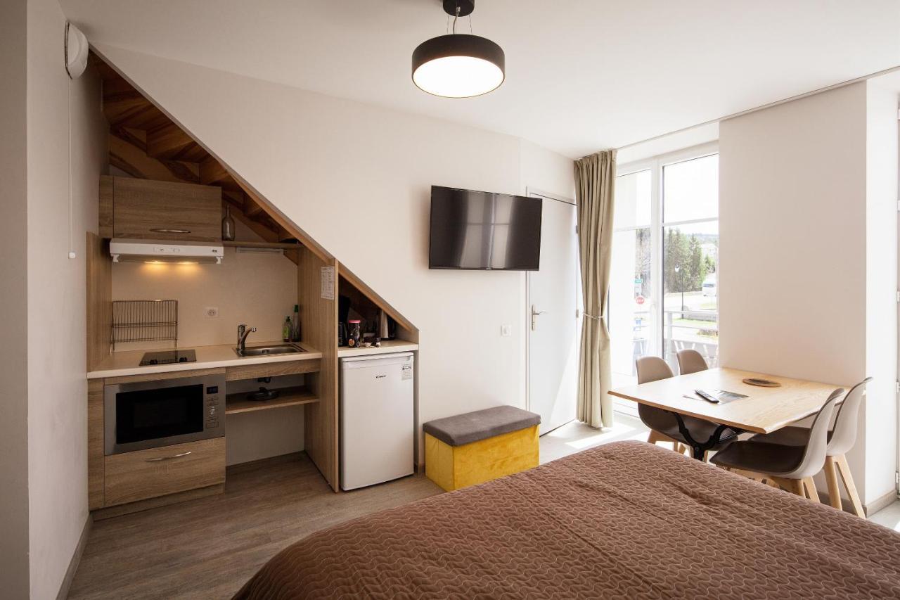 Hotel Restaurant De La Poste Et La Grange Detente, Espace Bien-Etre Châteauneuf-de-Randon Rom bilde