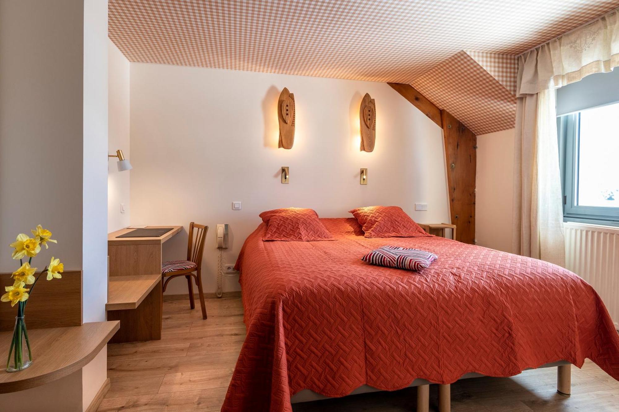 Hotel Restaurant De La Poste Et La Grange Detente, Espace Bien-Etre Châteauneuf-de-Randon Rom bilde