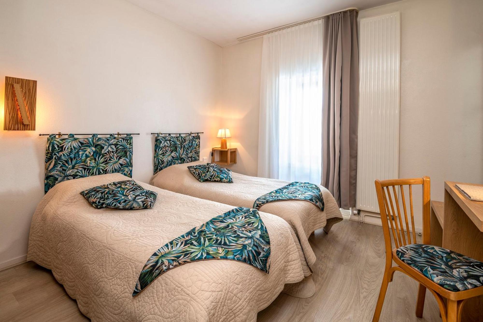 Hotel Restaurant De La Poste Et La Grange Detente, Espace Bien-Etre Châteauneuf-de-Randon Rom bilde