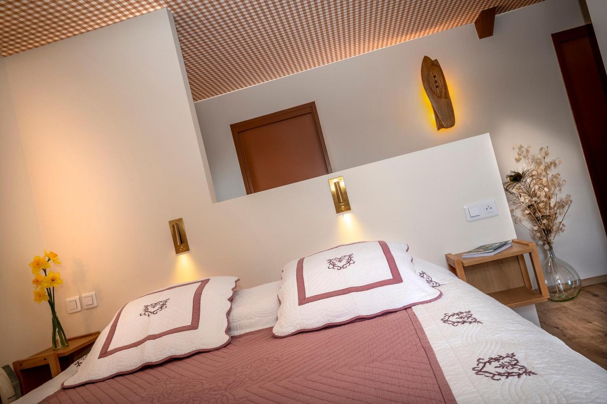Hotel Restaurant De La Poste Et La Grange Detente, Espace Bien-Etre Châteauneuf-de-Randon Rom bilde
