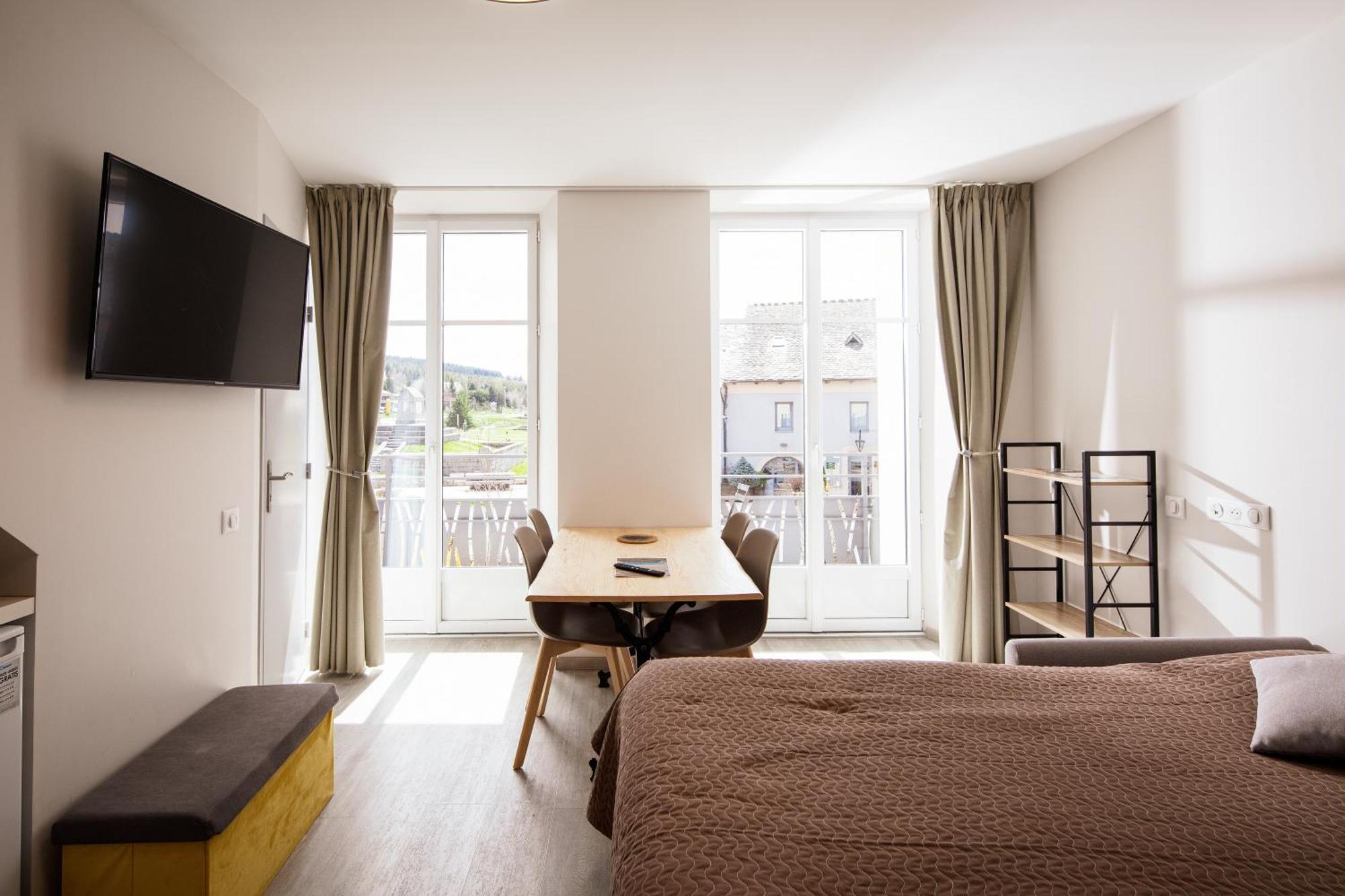 Hotel Restaurant De La Poste Et La Grange Detente, Espace Bien-Etre Châteauneuf-de-Randon Rom bilde